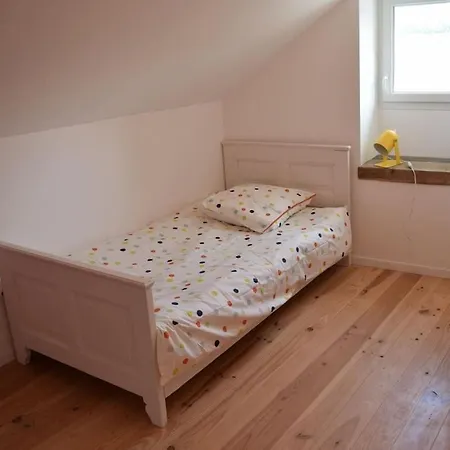 With 4 Bedrooms La Haye